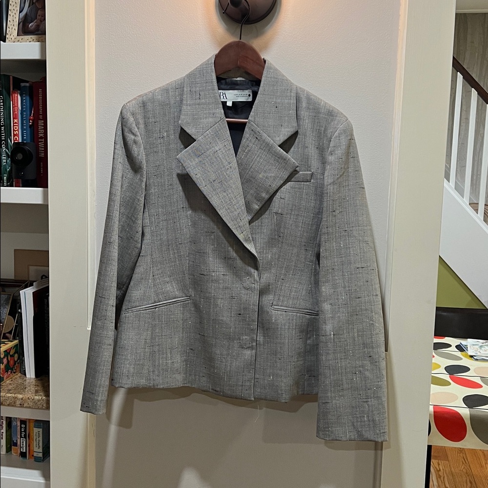Zara hourglass gray 100% wool blazer size medium